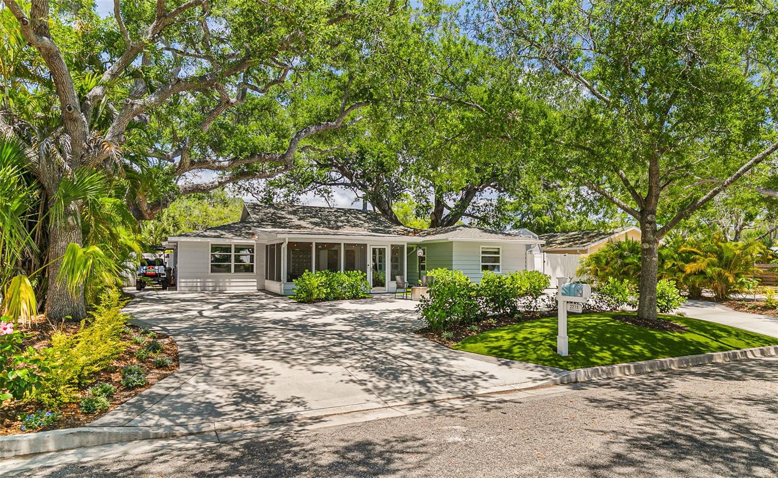 2215 HIBISCUS STREET
