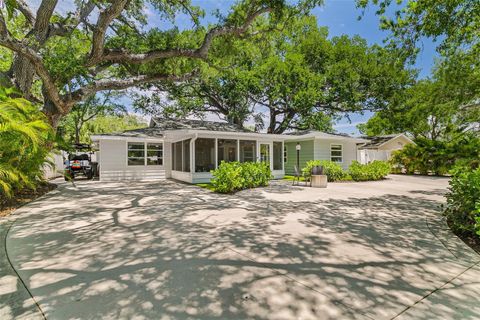 Photo of 2215 Hibiscus Street, Sarasota, FL 34239 (MLS # A4692327)