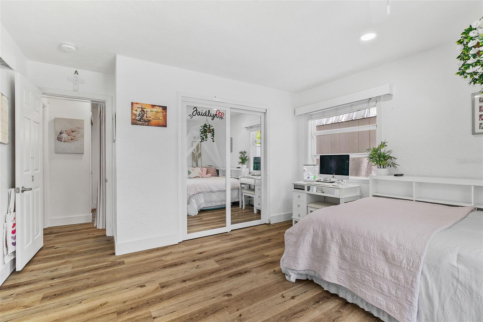 GREENWICH - Residential