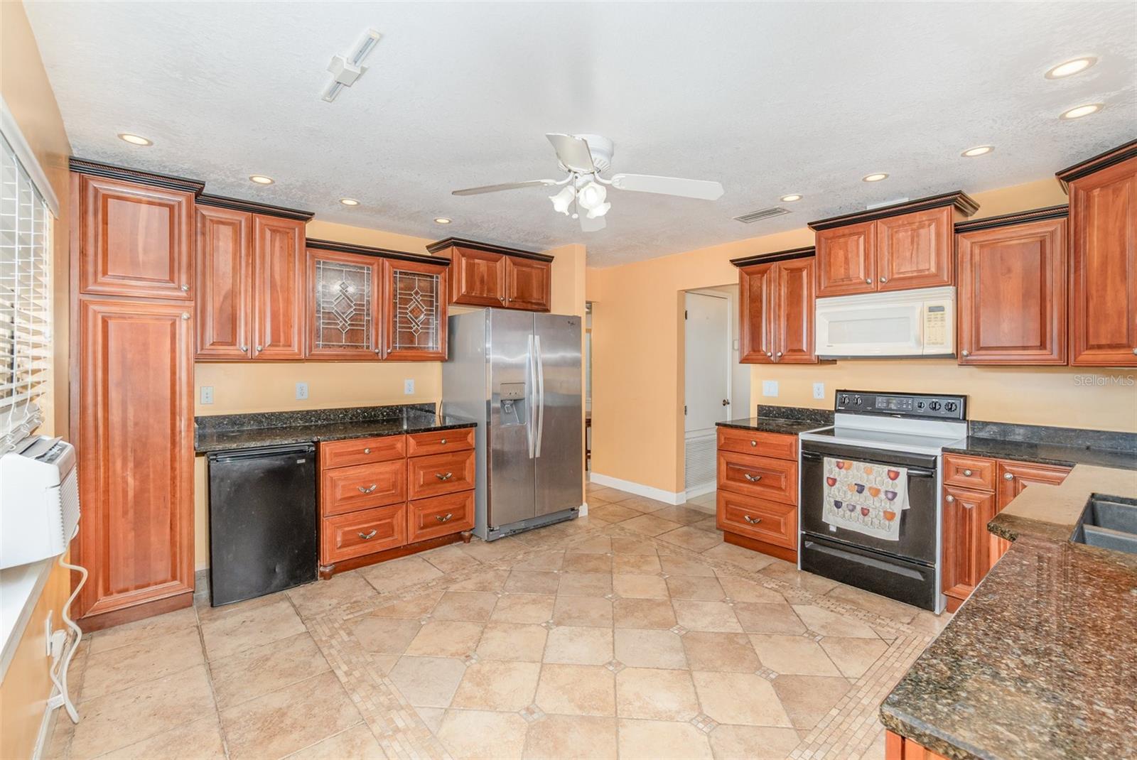 JENNIFER ESTATES - Residential