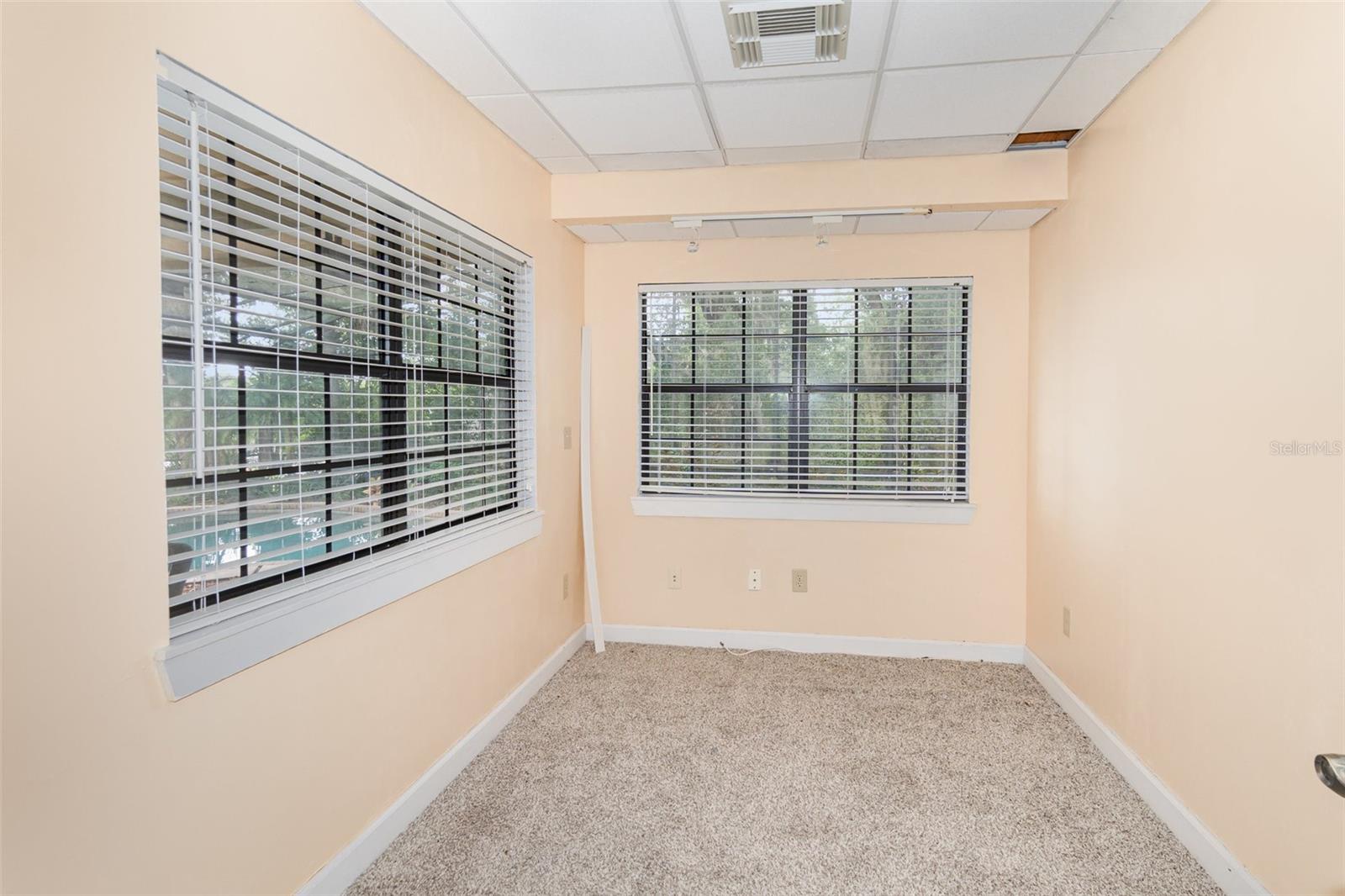 JENNIFER ESTATES - Residential