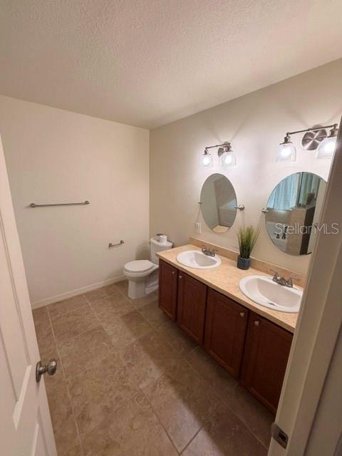 AMBER POINTE - Residential