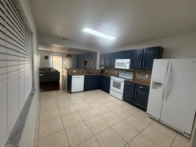 AMBER POINTE - Residential