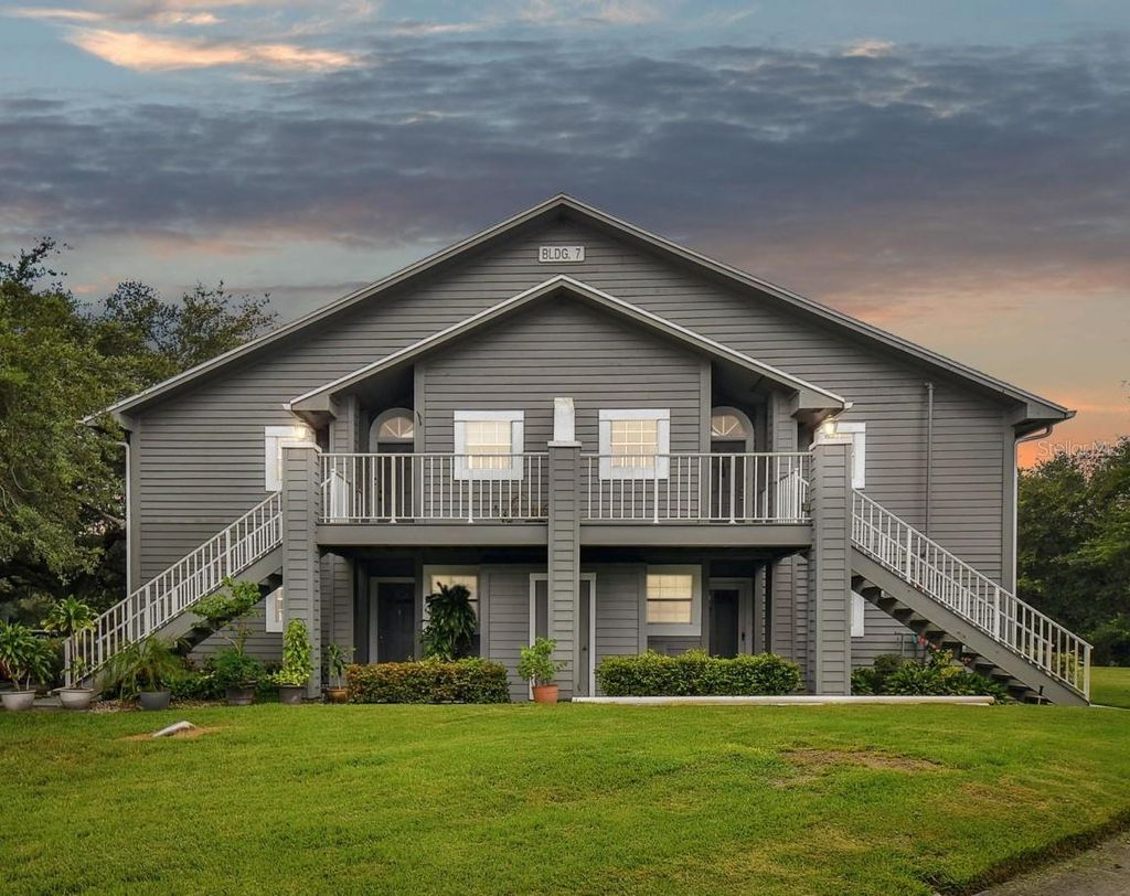 Photo of 11870 Skylake Place #11840-11870, Temple Terrace, FL 33617 (MLS # T3548685)
