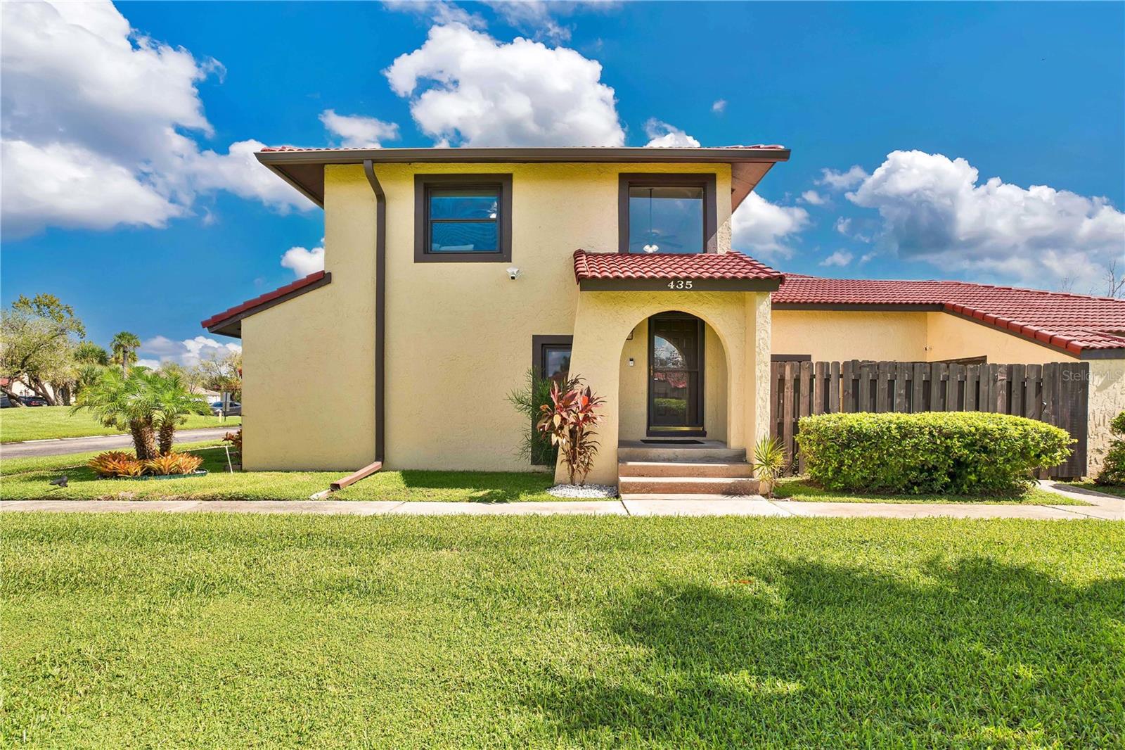**** COME TO VISIT THIS PROPERTY ANY TIME*** Easy to visit**** Seller offers up to $10,000 towards the buyer's closing costs. Beautiful and comfortable townhome in Poinciana, FL, located in a charming, quiet community and very close to the area's major shops such as supermarkets, restaurants, gas stations, etc. Moving into this property, you'll enjoy lovely green spaces and walking paths. The beautiful community pool could become your favorite spot to enjoy the Florida summer, also known as the Sunshine State. The location of this property within the community is a plus, as it offers access to several parking areas just steps away. Being an end unit provides excellent lighting throughout the day. Upon arriving at the community, you'll be impressed by the excellent maintenance, and walking along the sidewalks, you’ll find what could be your next home. Upon entering the house, you are welcomed by a porch that you can decorate with a personal touch to greet your guests. A comfortable foyer welcomes you as you enter the house. From here, you can see the spacious living room, dining room, a beautiful paved patio, and the large kitchen which provides ample space for a very comfortable breakfast nook for your daily needs. On the upper level of the house, 3 spacious bedrooms ideal your family. The property has no carpeting in any of the areas... New A/C and water heater installed in 2022... It is undoubtedly an excellent option in the area. An ideal spot for retirement or for your first property <div style="padding:56.25% 0 0 0;position:relative;"><iframe src="https://my.matterport.com/show/?m=ohBJUhFbawm&mls=1" frameborder="0" allow="autoplay; fullscreen" allowfullscreen style="position:absolute;top:0;left:0;width:100%;height:100%;"></iframe></div>