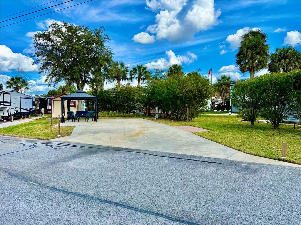 Photo of 2915 NE 102nd Avenue Road, Silver Springs, FL 34488 (MLS # O6372750)