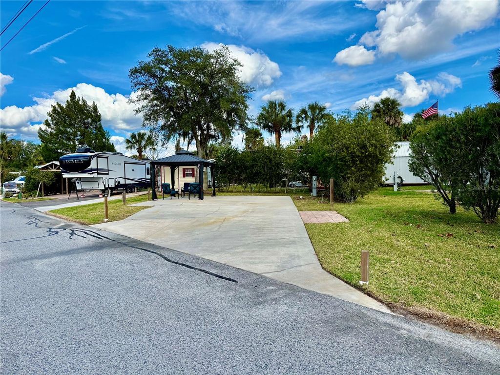 Photo of 2915 NE 102nd Avenue Road, Silver Springs, FL 34488 (MLS # O6372750)