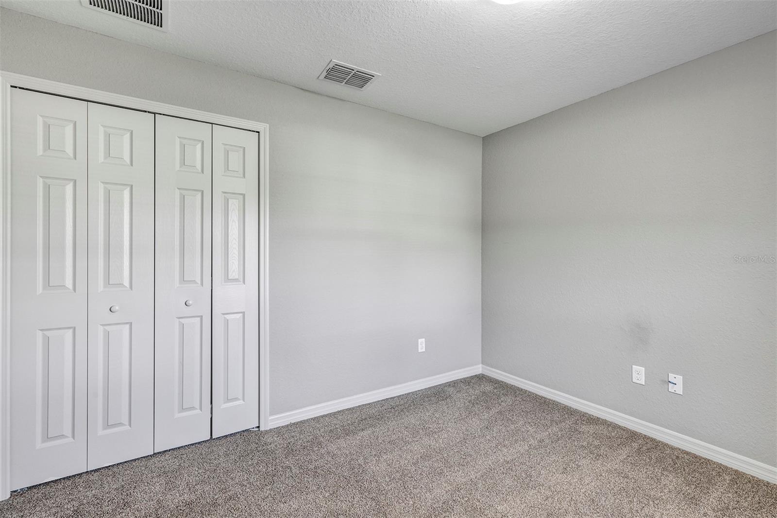 SEC 24 TWP 16 RGE 23 PLAT BOOK J PAGE 294 SILVER S - Residential Lease