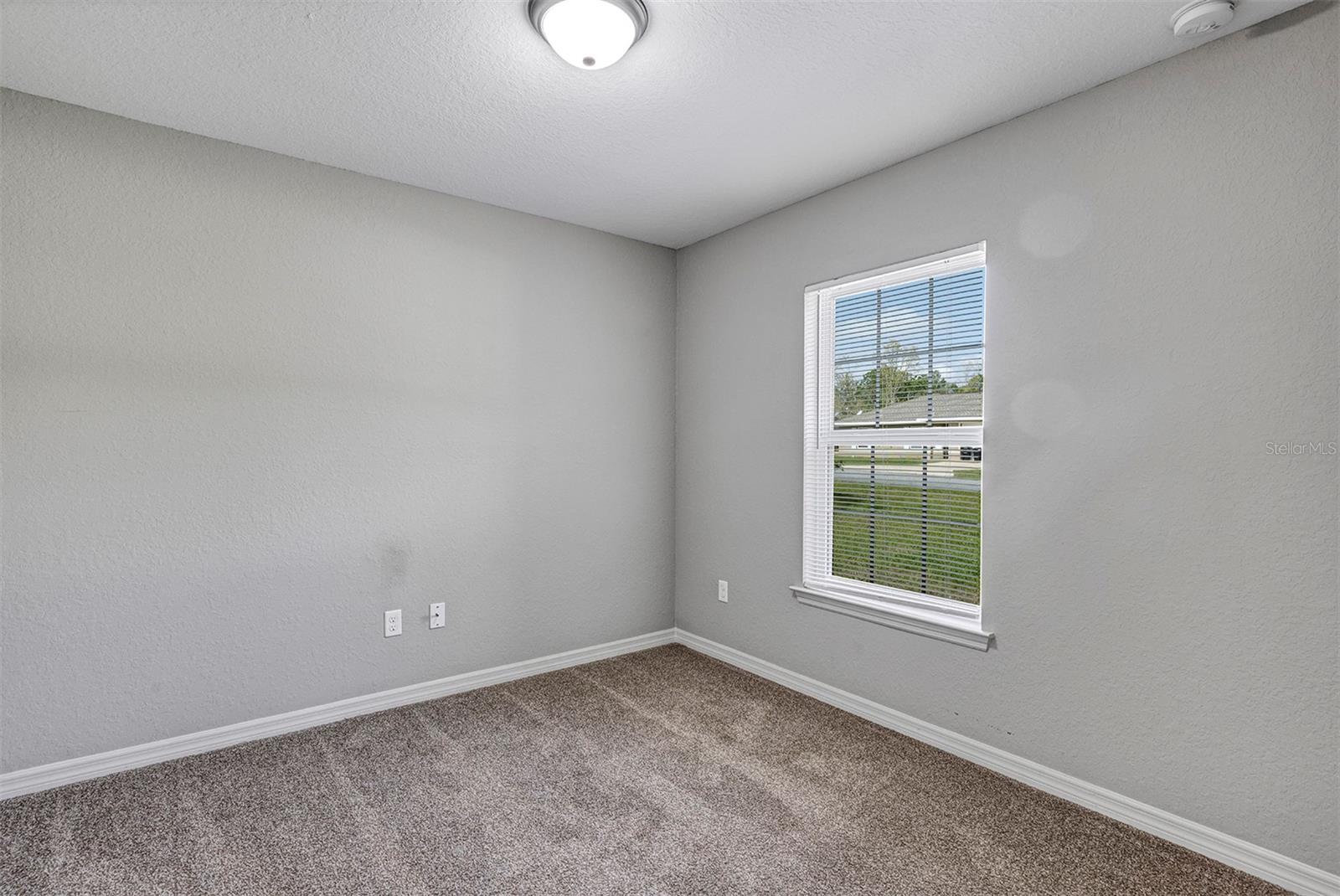 SEC 24 TWP 16 RGE 23 PLAT BOOK J PAGE 294 SILVER S - Residential Lease