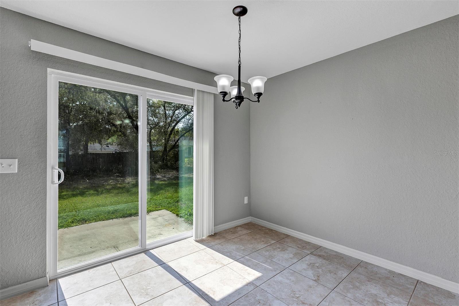 SEC 24 TWP 16 RGE 23 PLAT BOOK J PAGE 294 SILVER S - Residential Lease