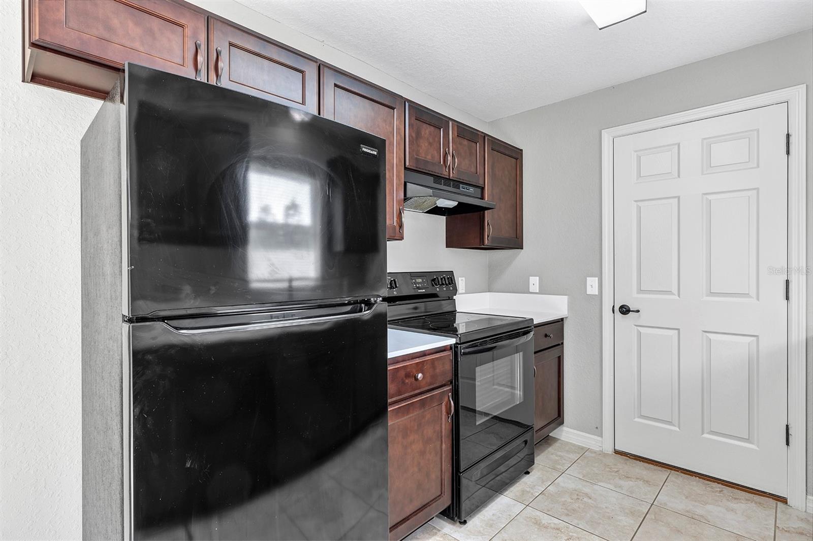 SEC 24 TWP 16 RGE 23 PLAT BOOK J PAGE 294 SILVER S - Residential Lease