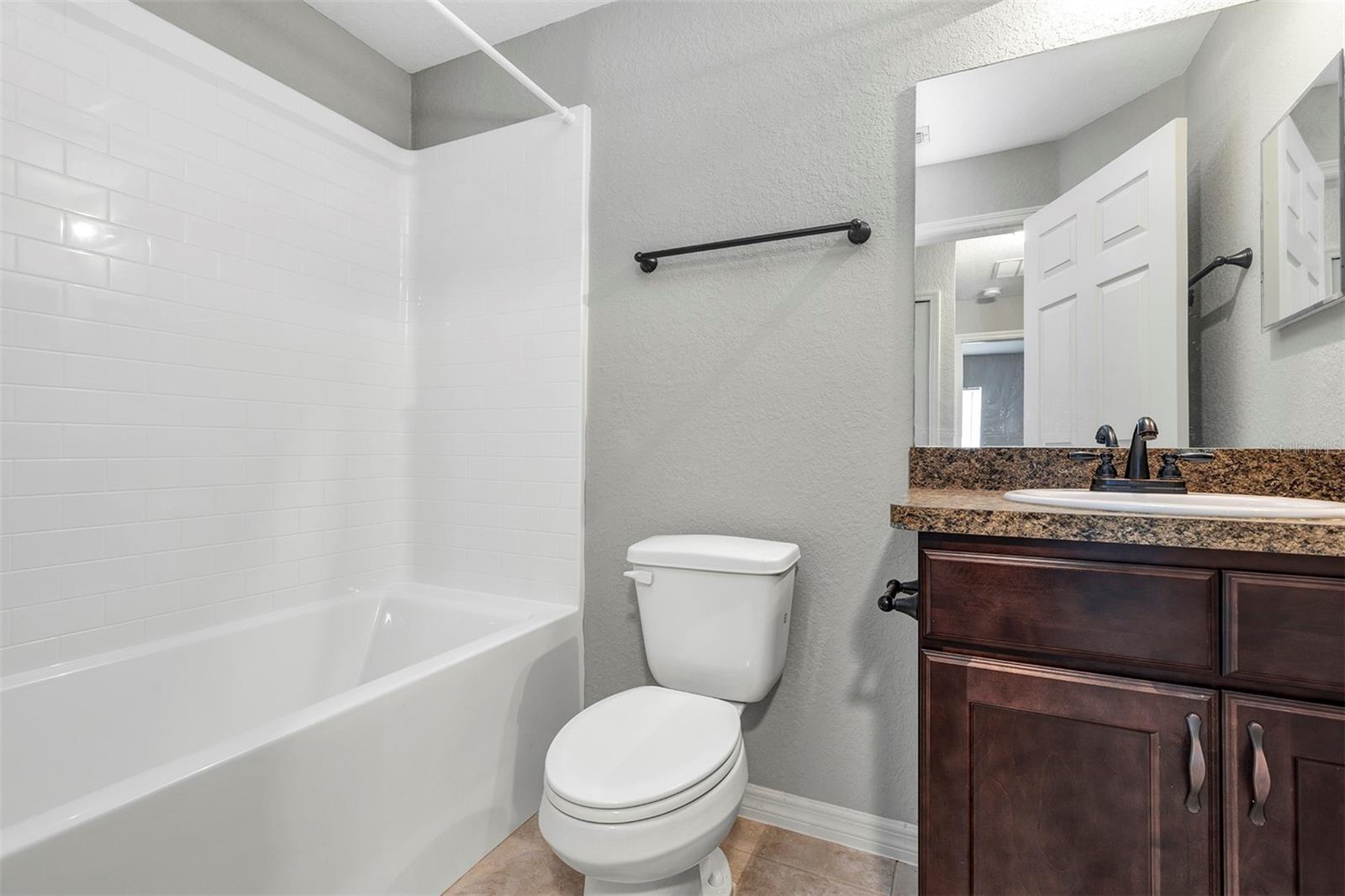 SEC 24 TWP 16 RGE 23 PLAT BOOK J PAGE 294 SILVER S - Residential Lease