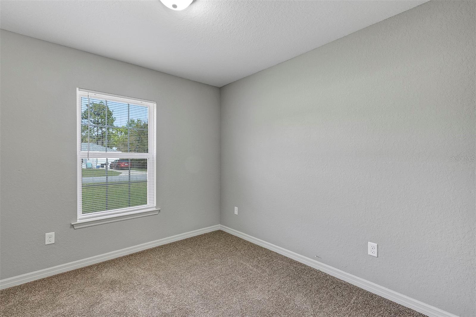 SEC 24 TWP 16 RGE 23 PLAT BOOK J PAGE 294 SILVER S - Residential Lease