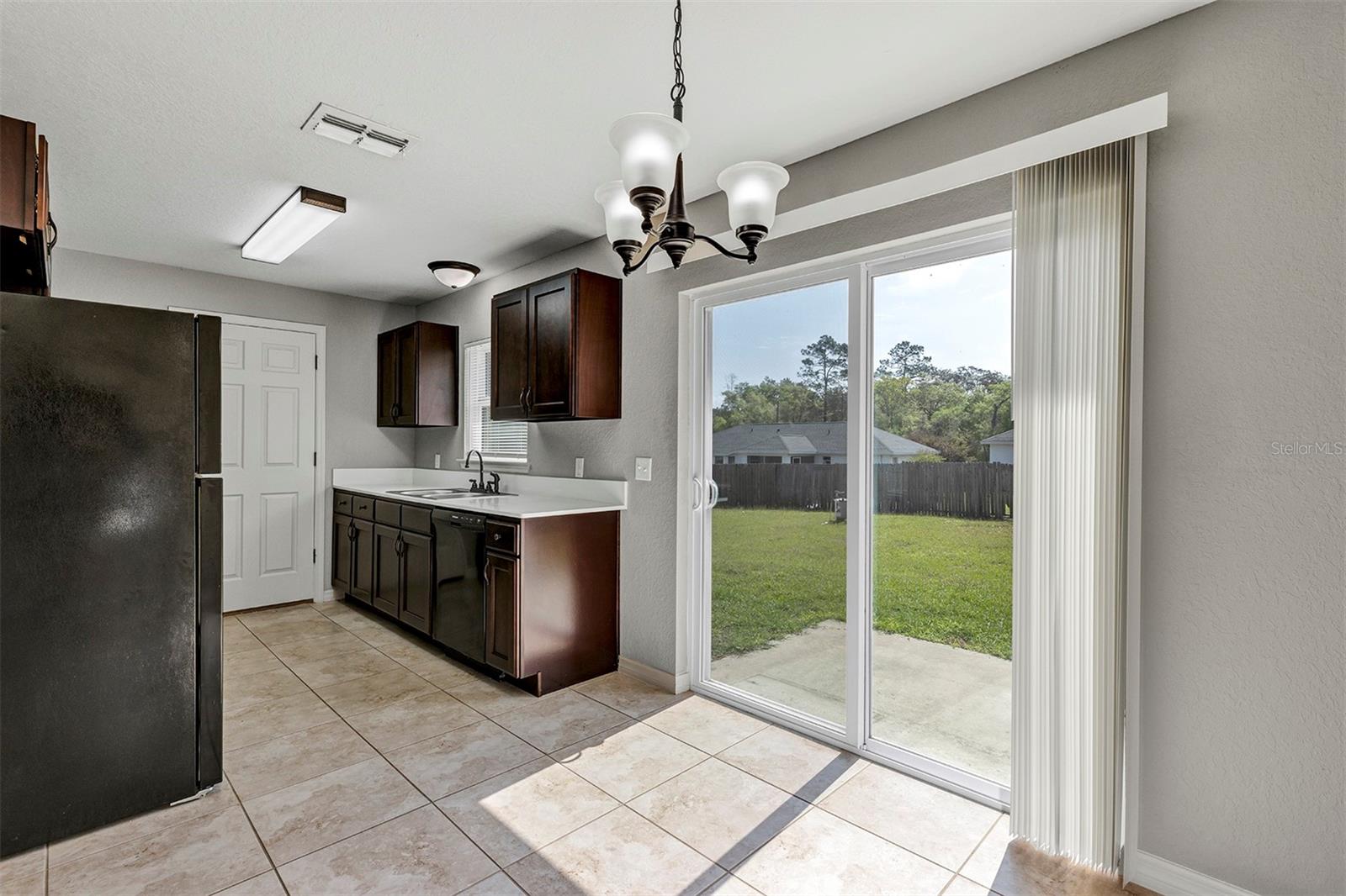 SEC 24 TWP 16 RGE 23 PLAT BOOK J PAGE 294 SILVER S - Residential Lease