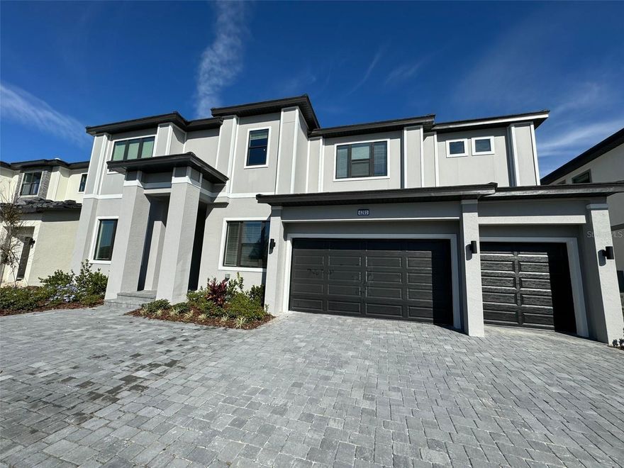 Welcome to your new haven! This delightful residence offers the perfect blend of comfort and convenience. Boasting a thoughtfully designed interior and a prime location, this home is the epitome of modern living. It's a cozy retreat that you'll be excited to call yours. Seize the opportunity to create lasting memories in this wonderful space!