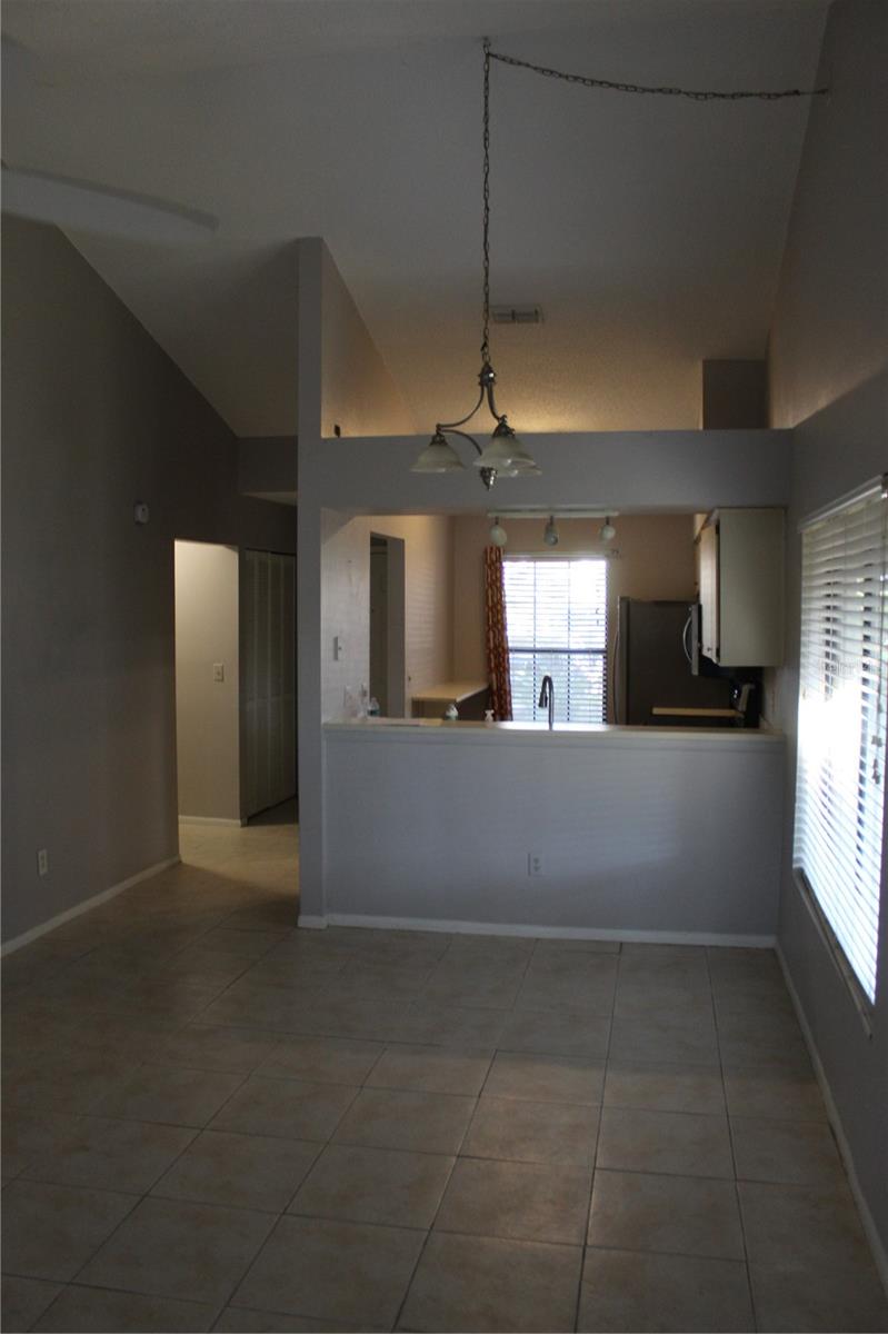 LAURELON VILLAGE OF MEADOWOOD - Residential Lease