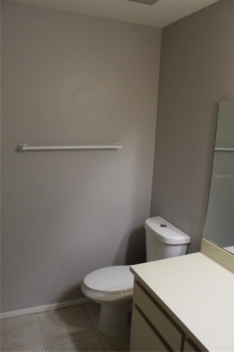 LAURELON VILLAGE OF MEADOWOOD - Residential Lease