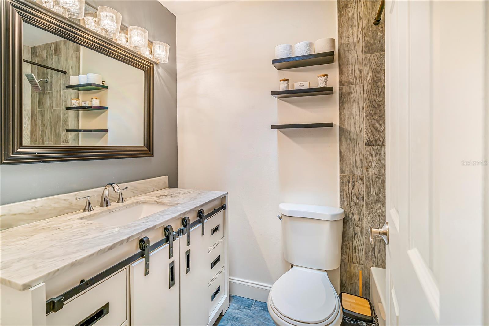 7838 ROLLINGRIDGE COURT