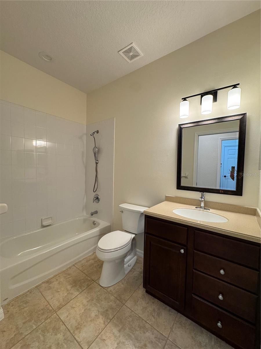 PALISADES PH 02E LT 208 - Residential Lease