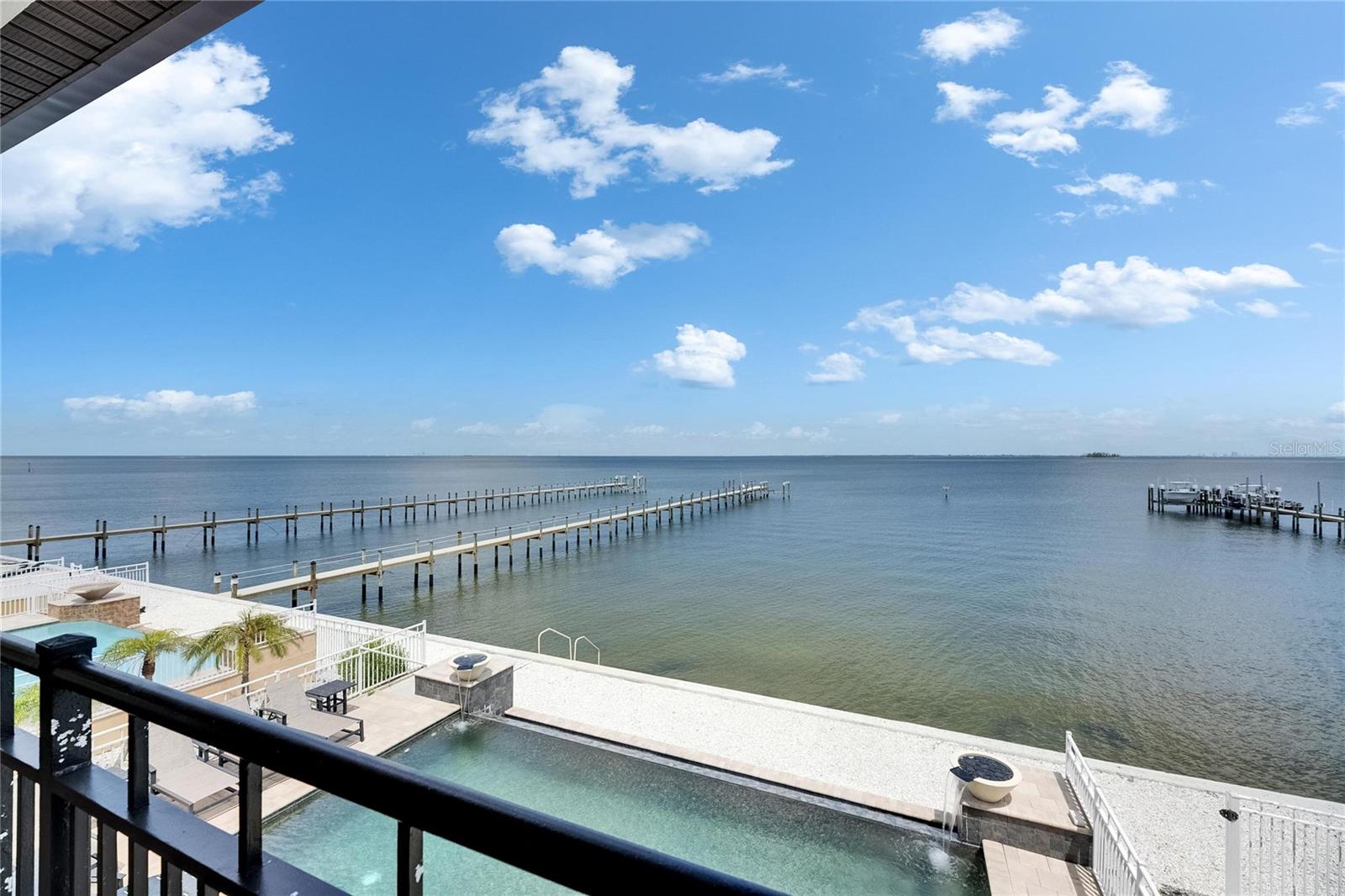 BAY VISTA - Residential