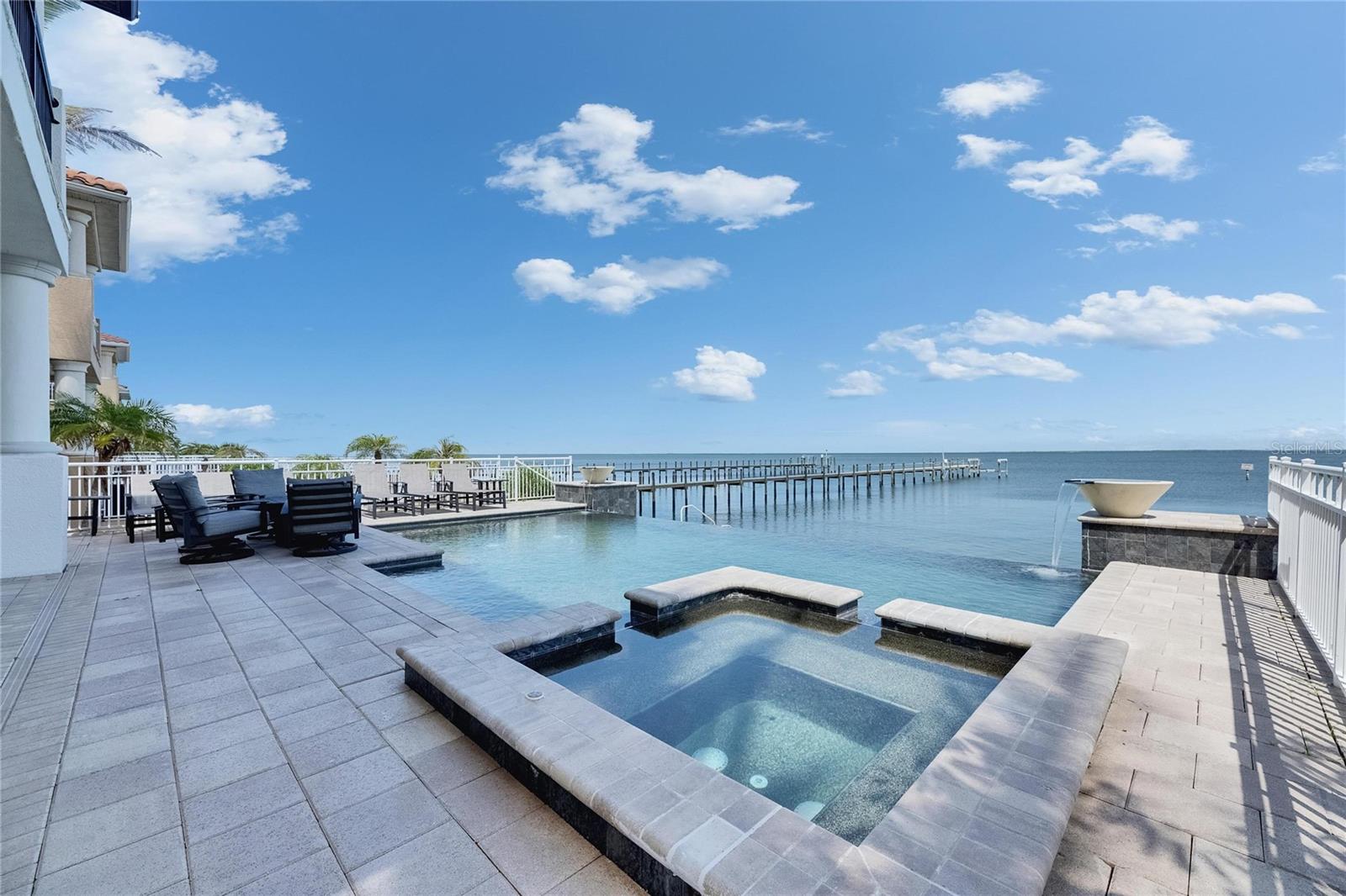 BAY VISTA - Residential