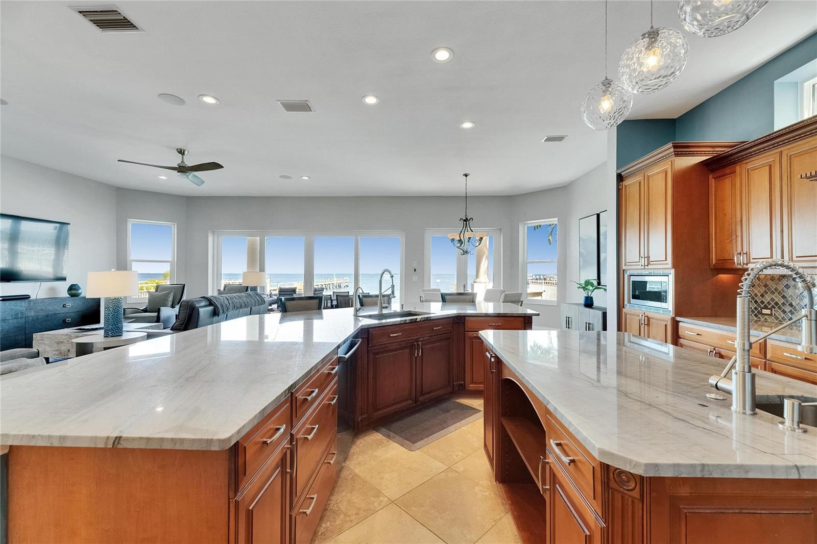 BAY VISTA - Residential