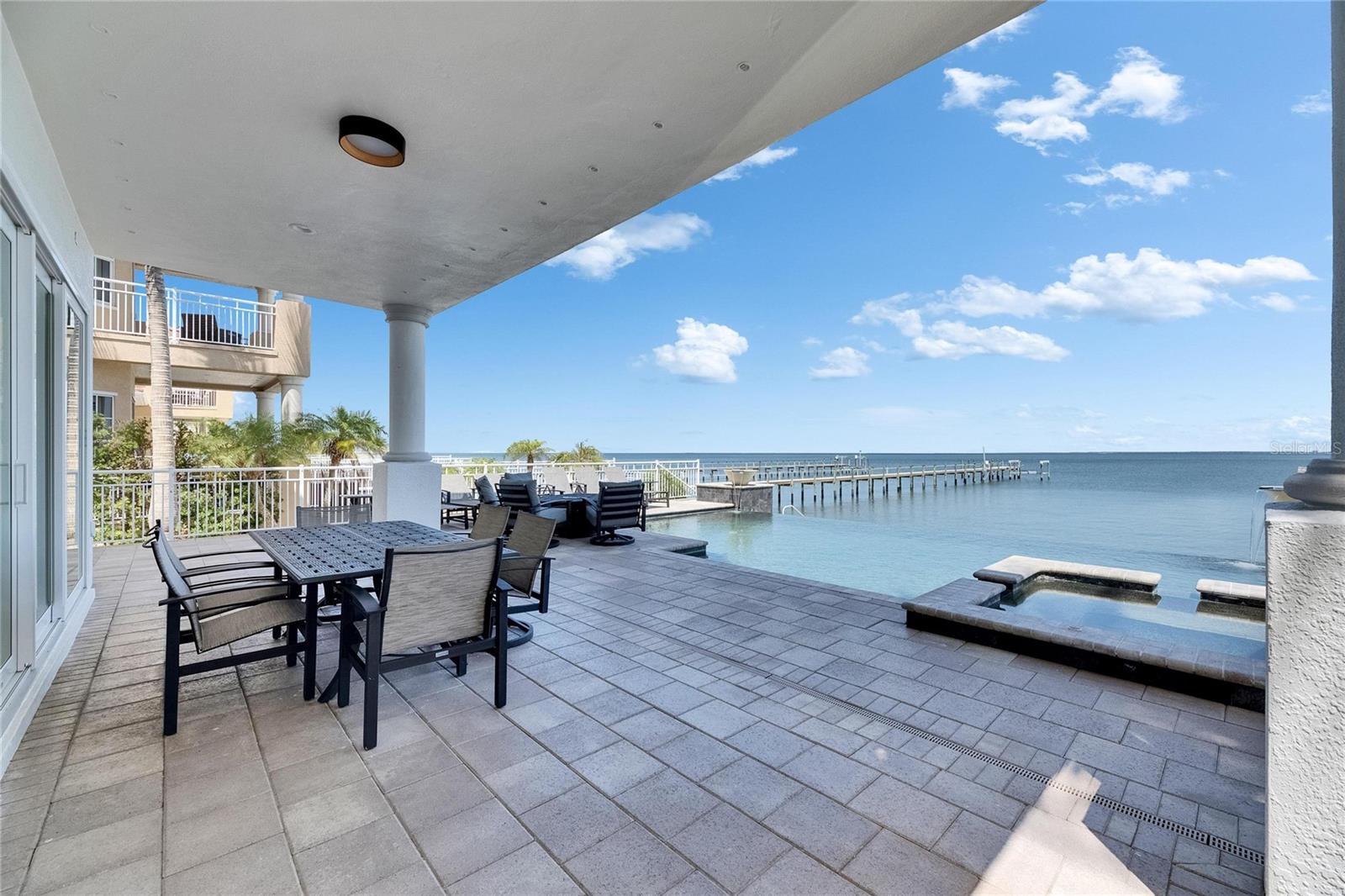 BAY VISTA - Residential