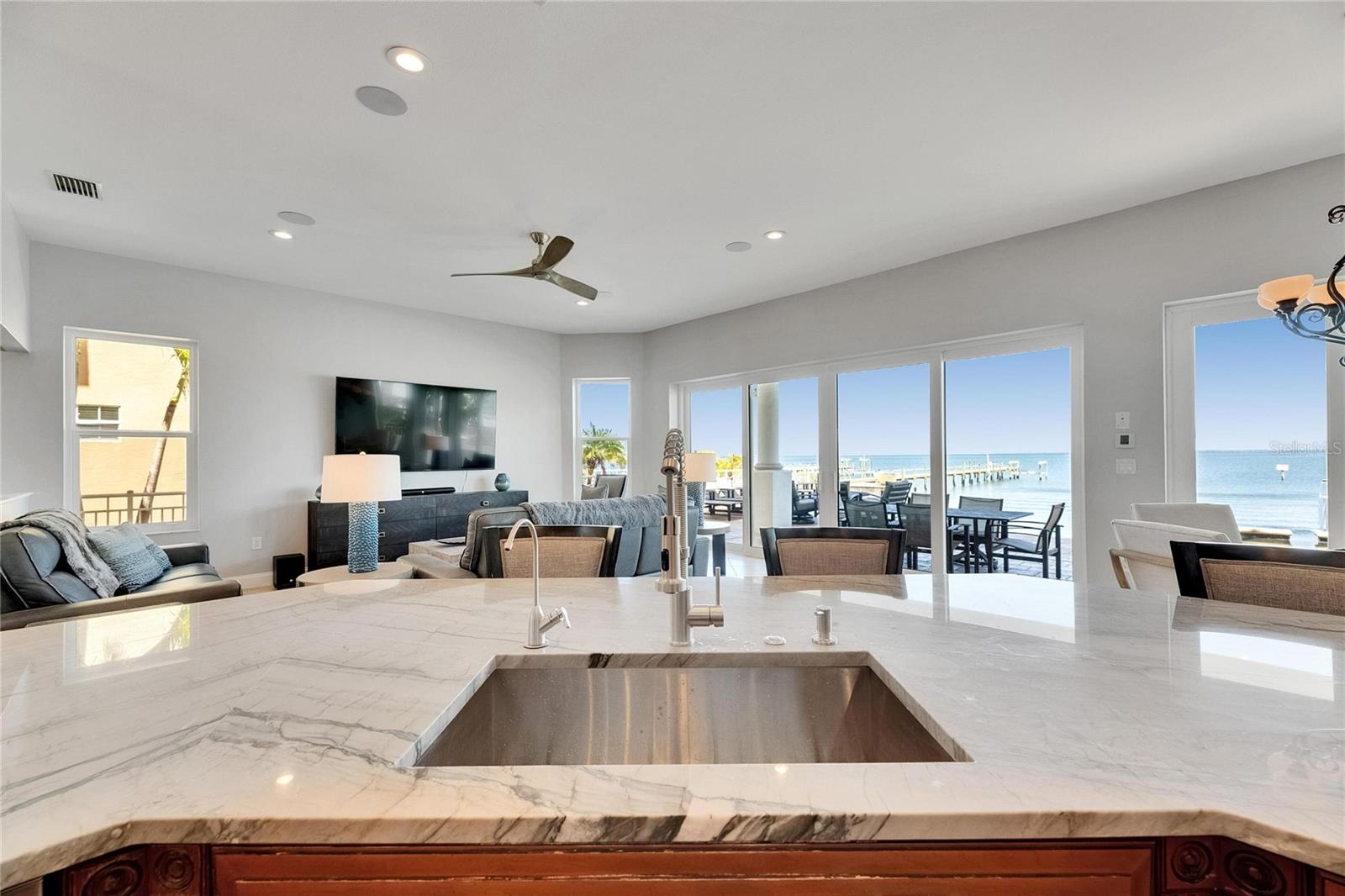 BAY VISTA - Residential