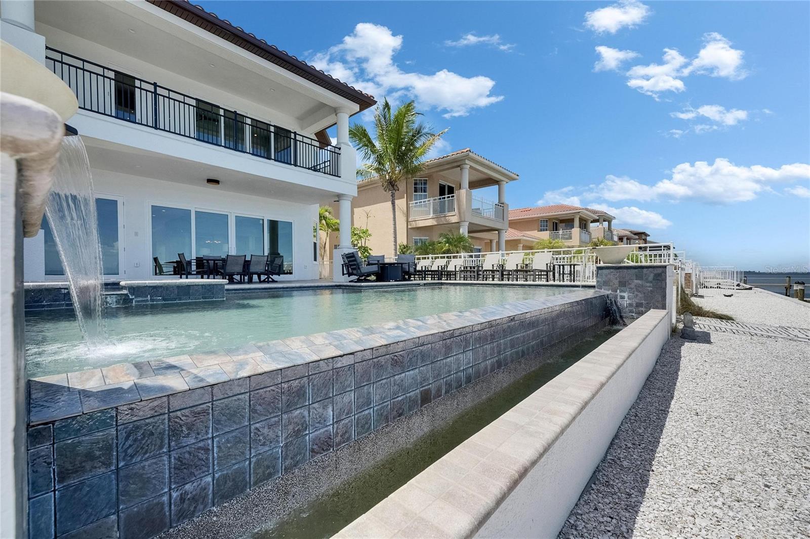 BAY VISTA - Residential