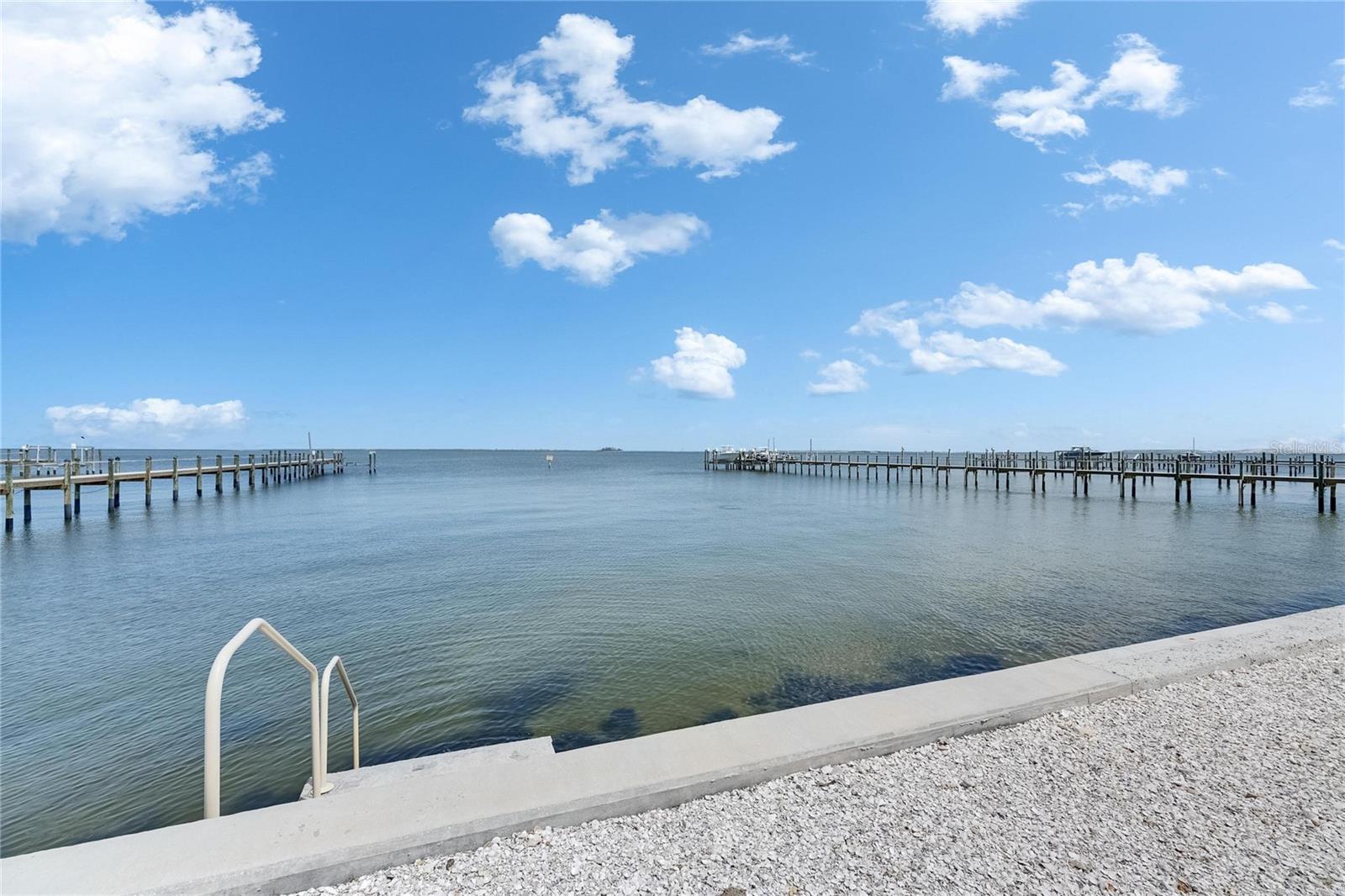 BAY VISTA - Residential