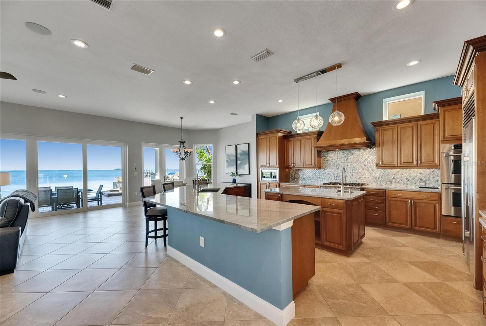 BAY VISTA - Residential