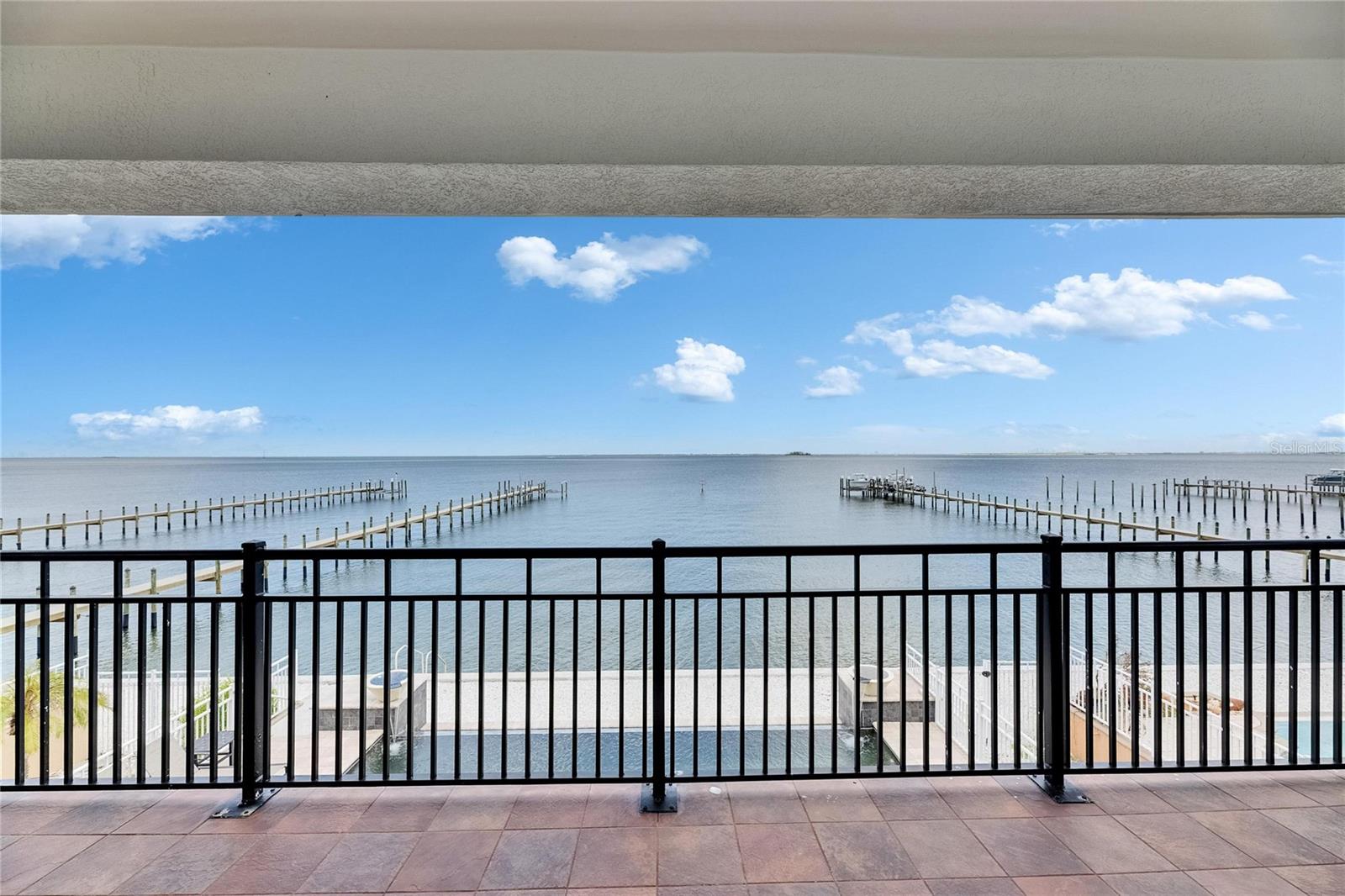 BAY VISTA - Residential