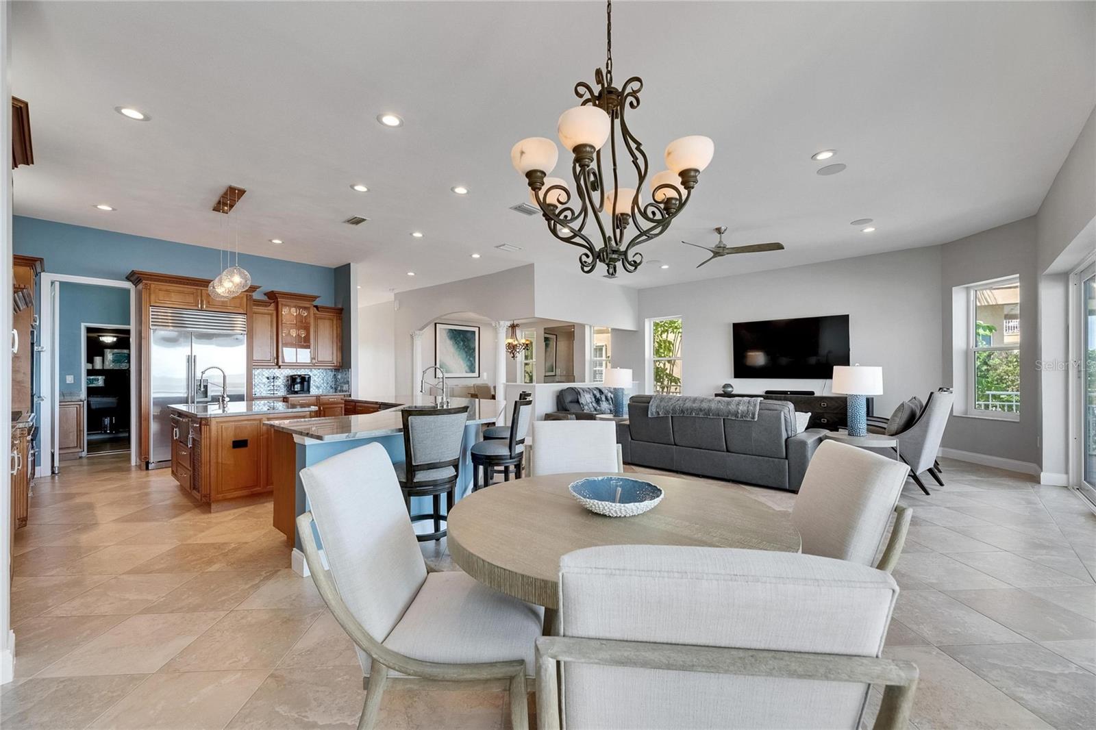 BAY VISTA - Residential