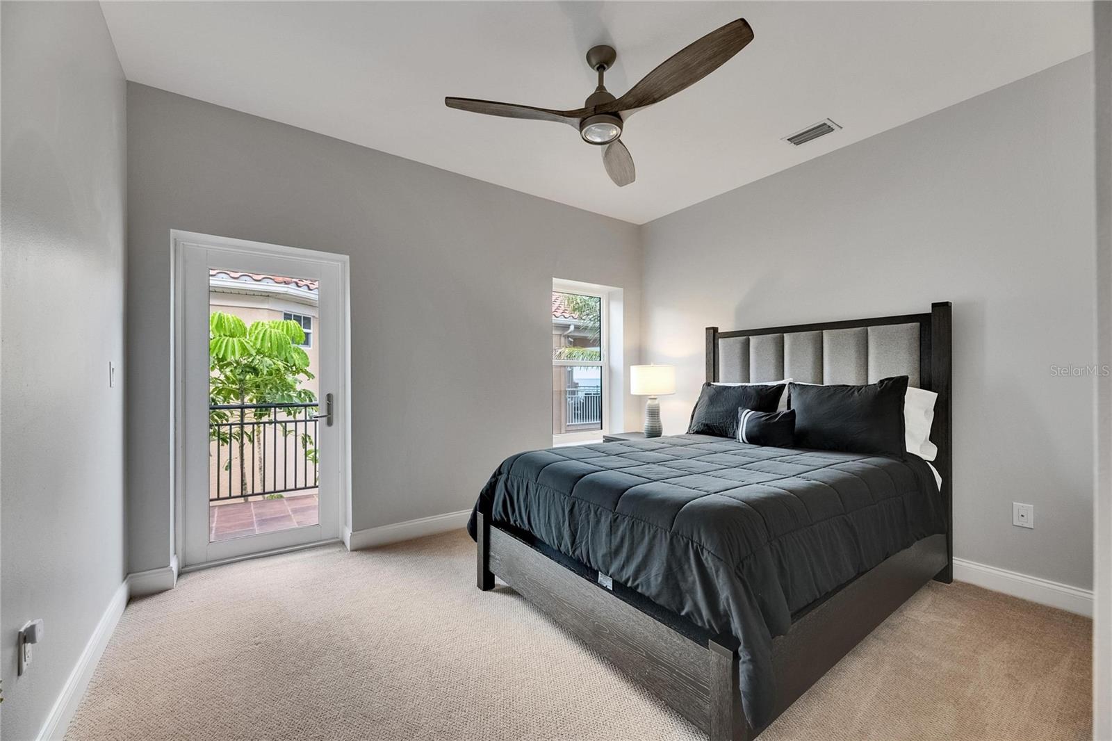 BAY VISTA - Residential