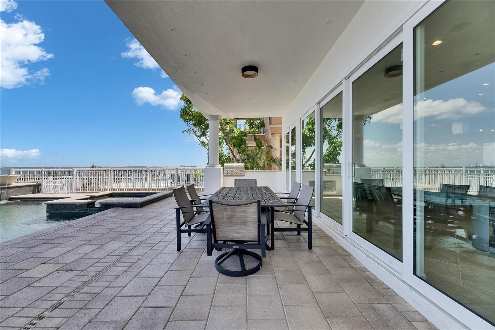 BAY VISTA - Residential