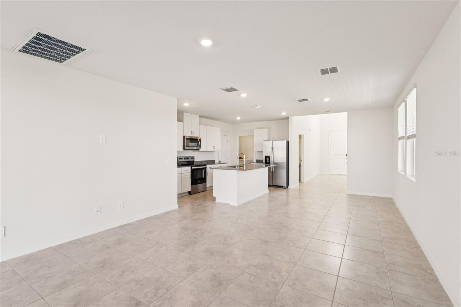 879 SUNSHOWER DRIVE