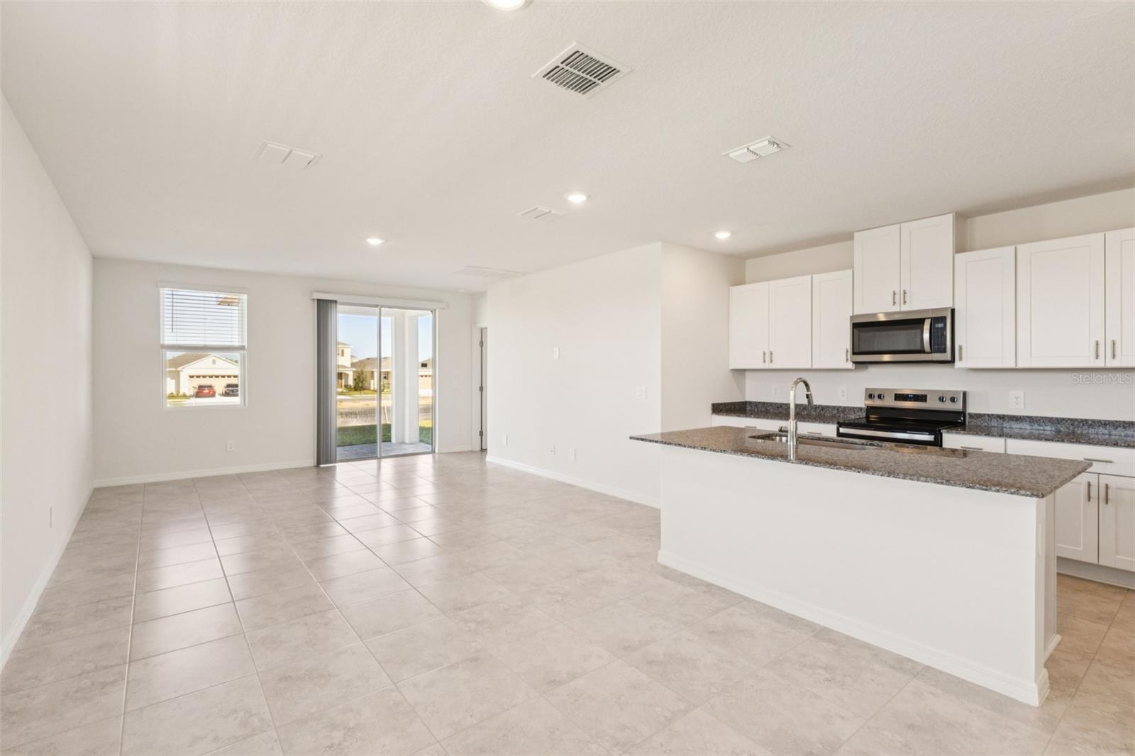 879 SUNSHOWER DRIVE