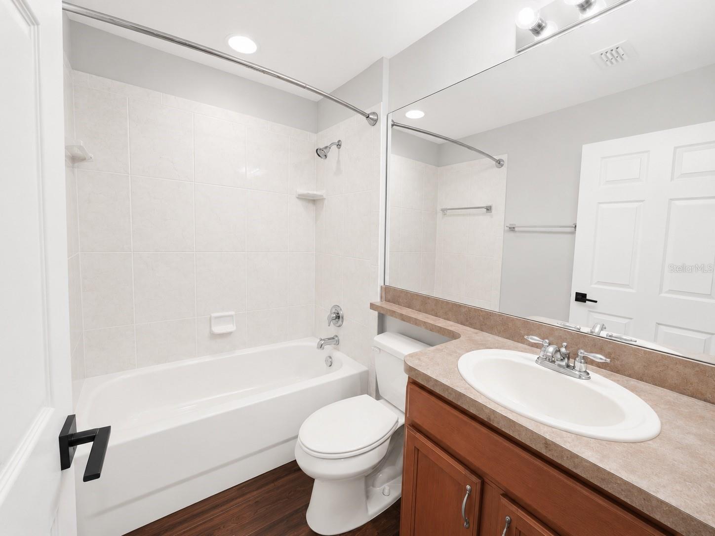 WATERS EDGE 01 - Residential Lease