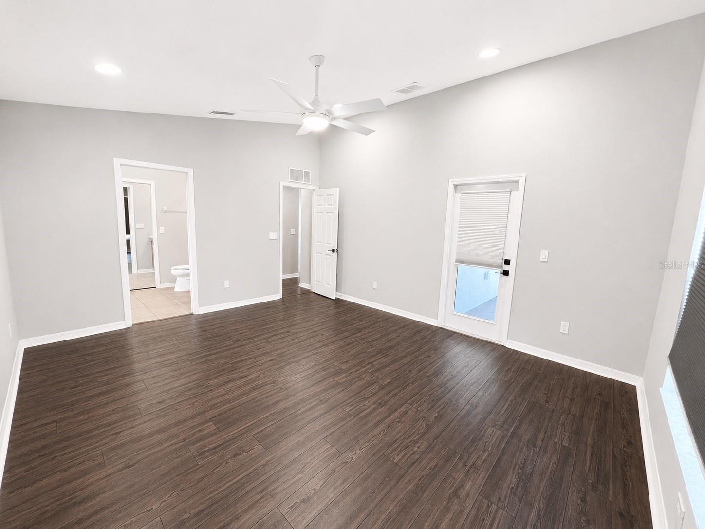 WATERS EDGE 01 - Residential Lease