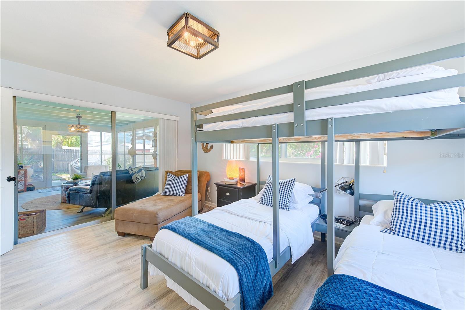PALM GARDEN MANOR - Residential Lease
