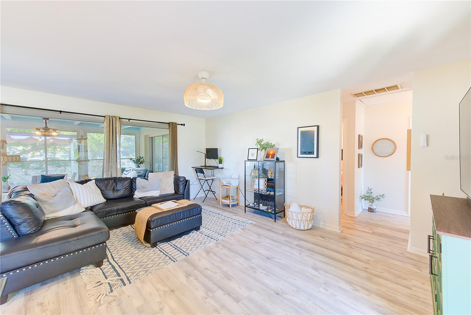 PALM GARDEN MANOR - Residential Lease