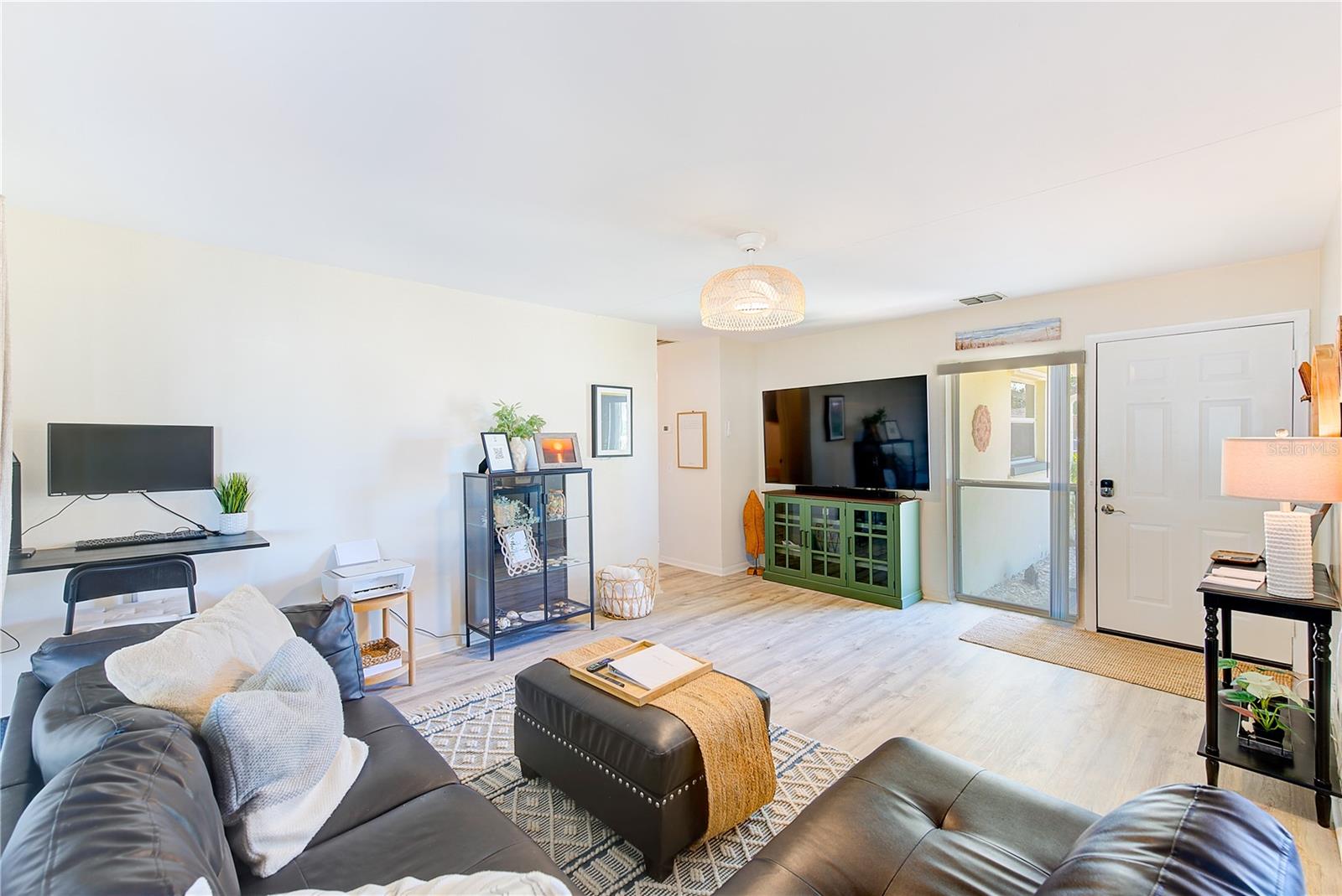 PALM GARDEN MANOR - Residential Lease