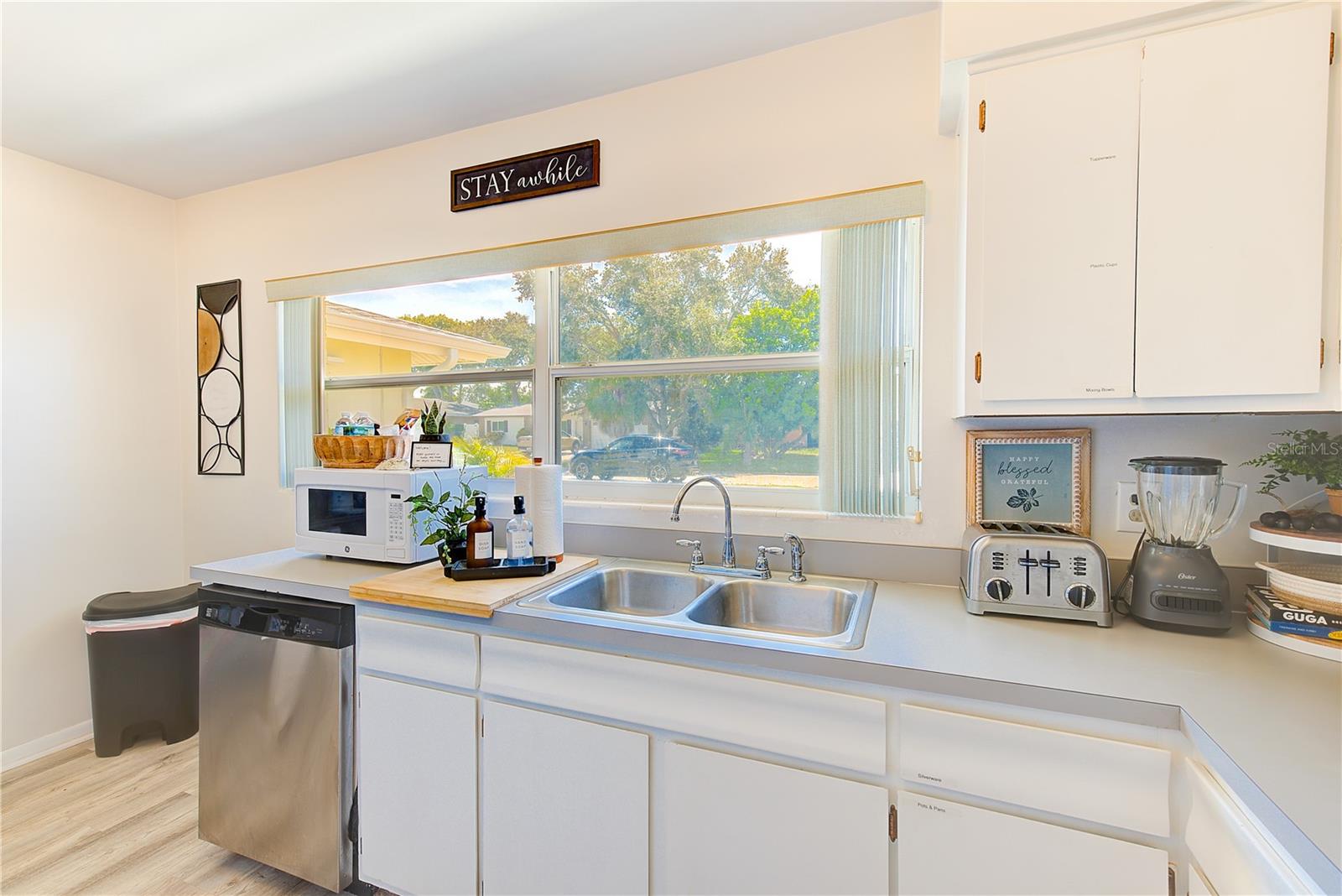 PALM GARDEN MANOR - Residential Lease