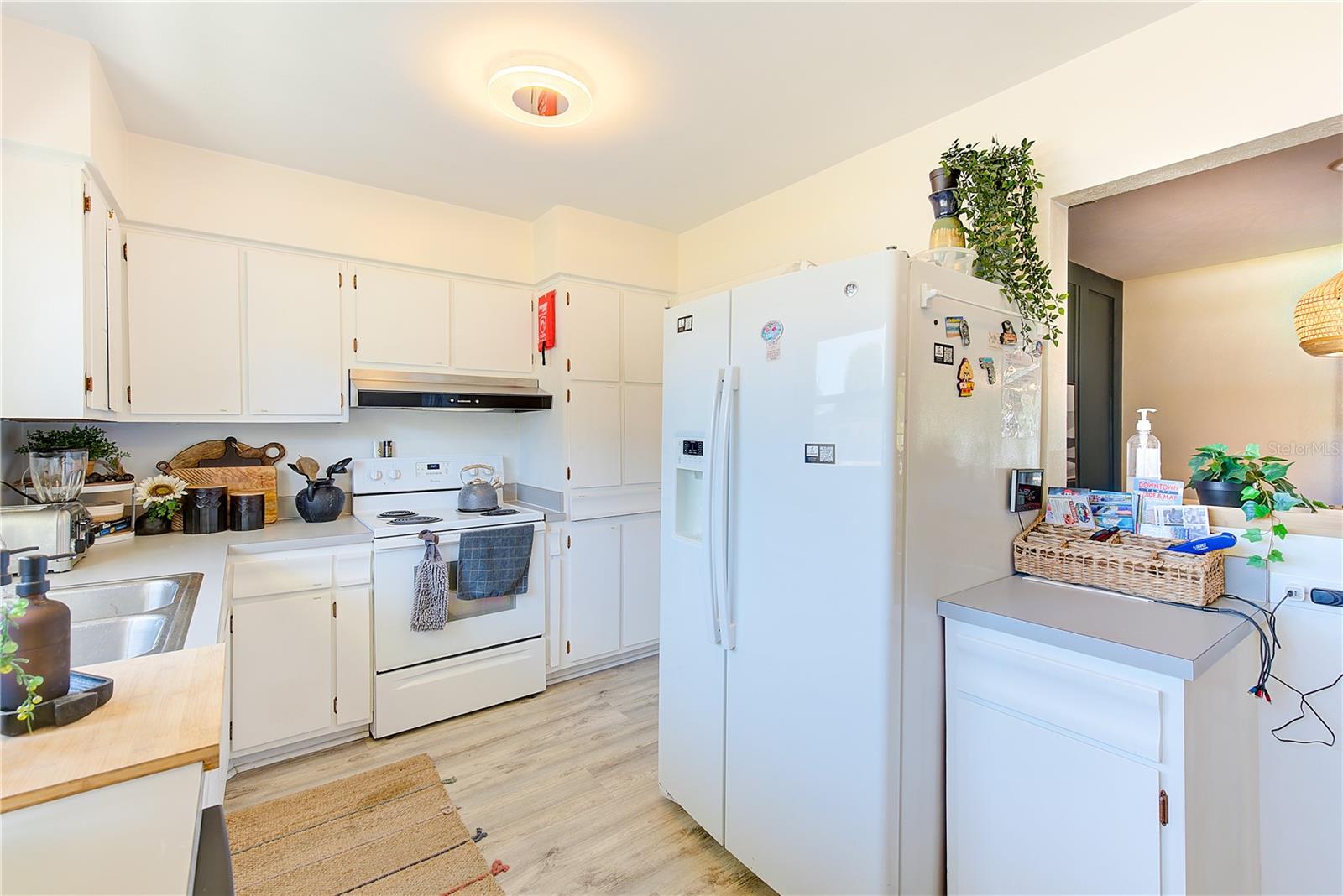 PALM GARDEN MANOR - Residential Lease