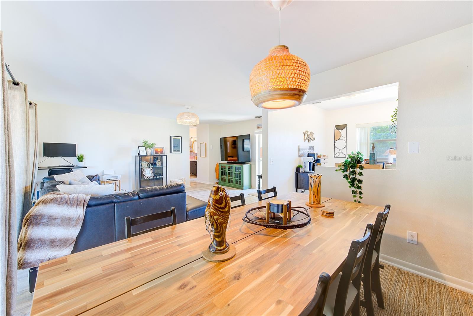 PALM GARDEN MANOR - Residential Lease