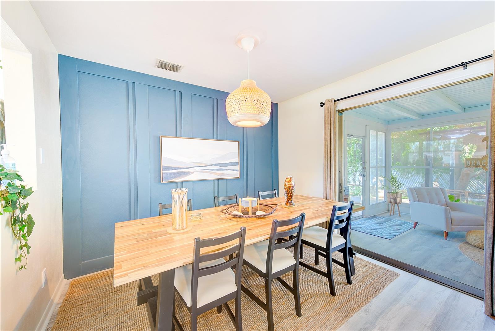PALM GARDEN MANOR - Residential Lease