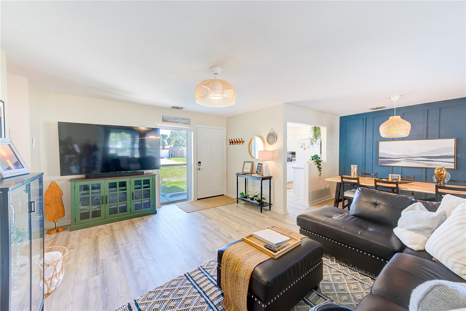 PALM GARDEN MANOR - Residential Lease
