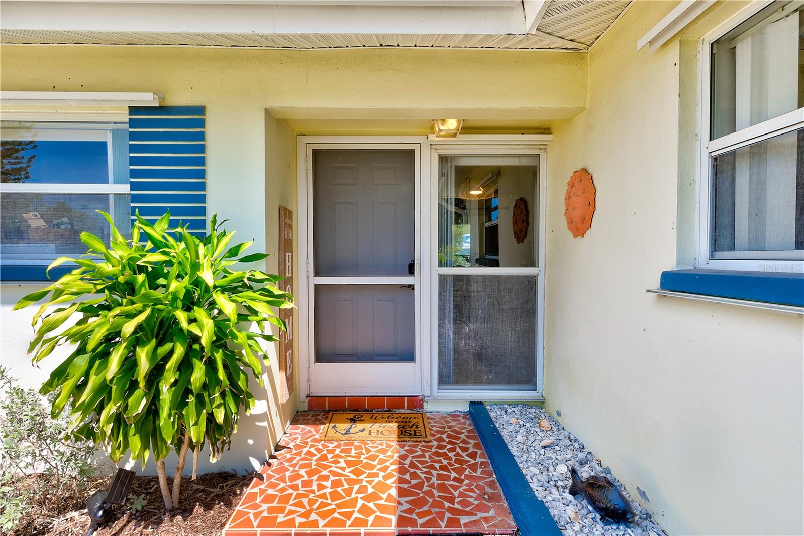 PALM GARDEN MANOR - Residential Lease