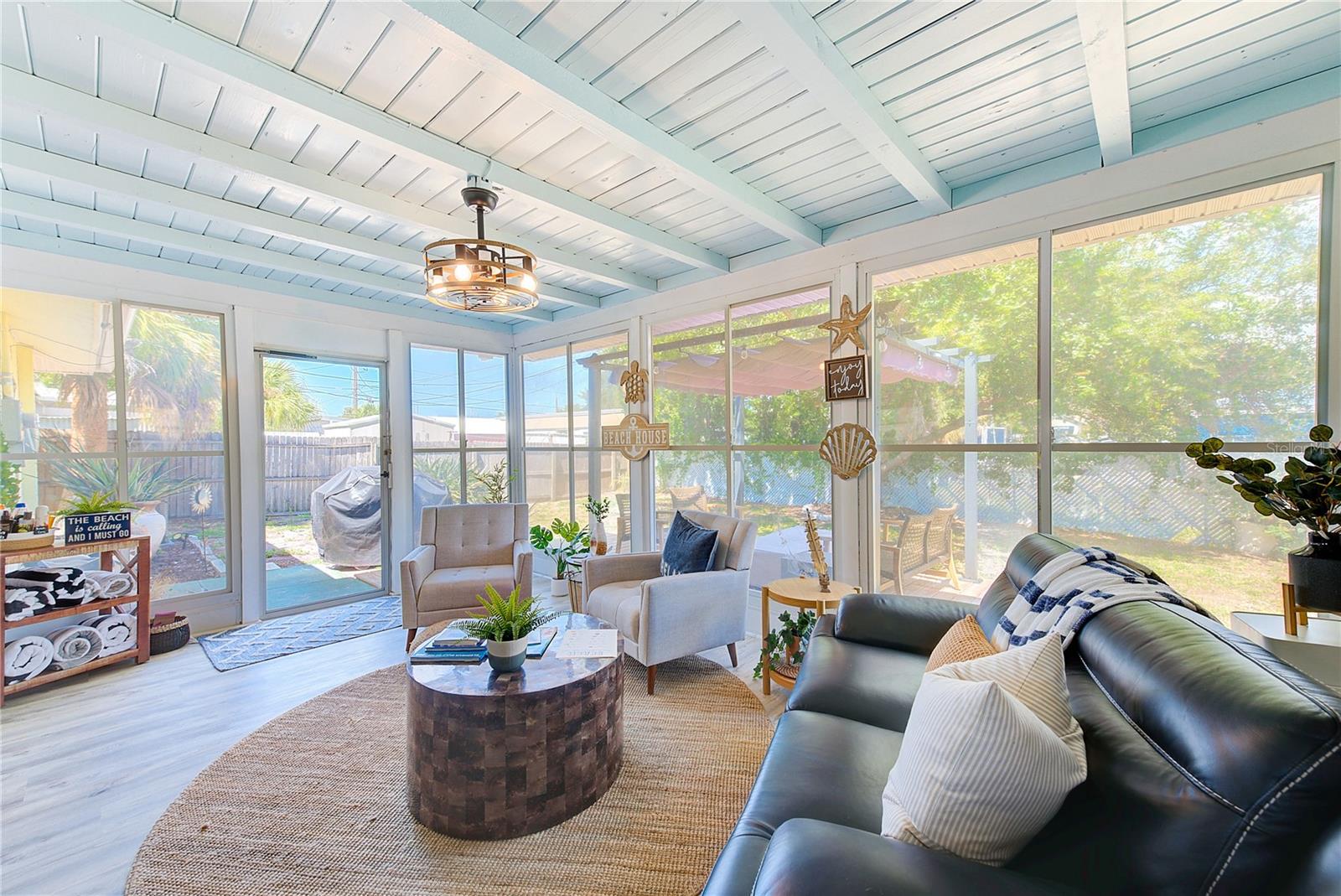 PALM GARDEN MANOR - Residential Lease