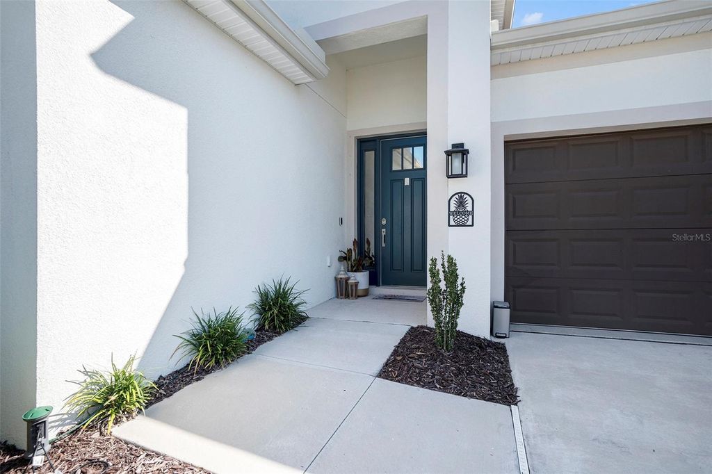 Photo of 10914 Fieldstone Drive, Palmetto, FL 34221 (MLS # TB8453620)